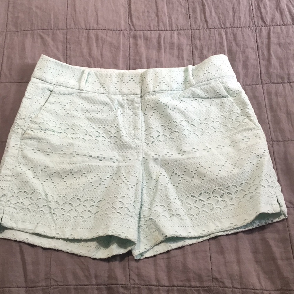 Euc Loft mint 6” ins mint green Eyelet shorts